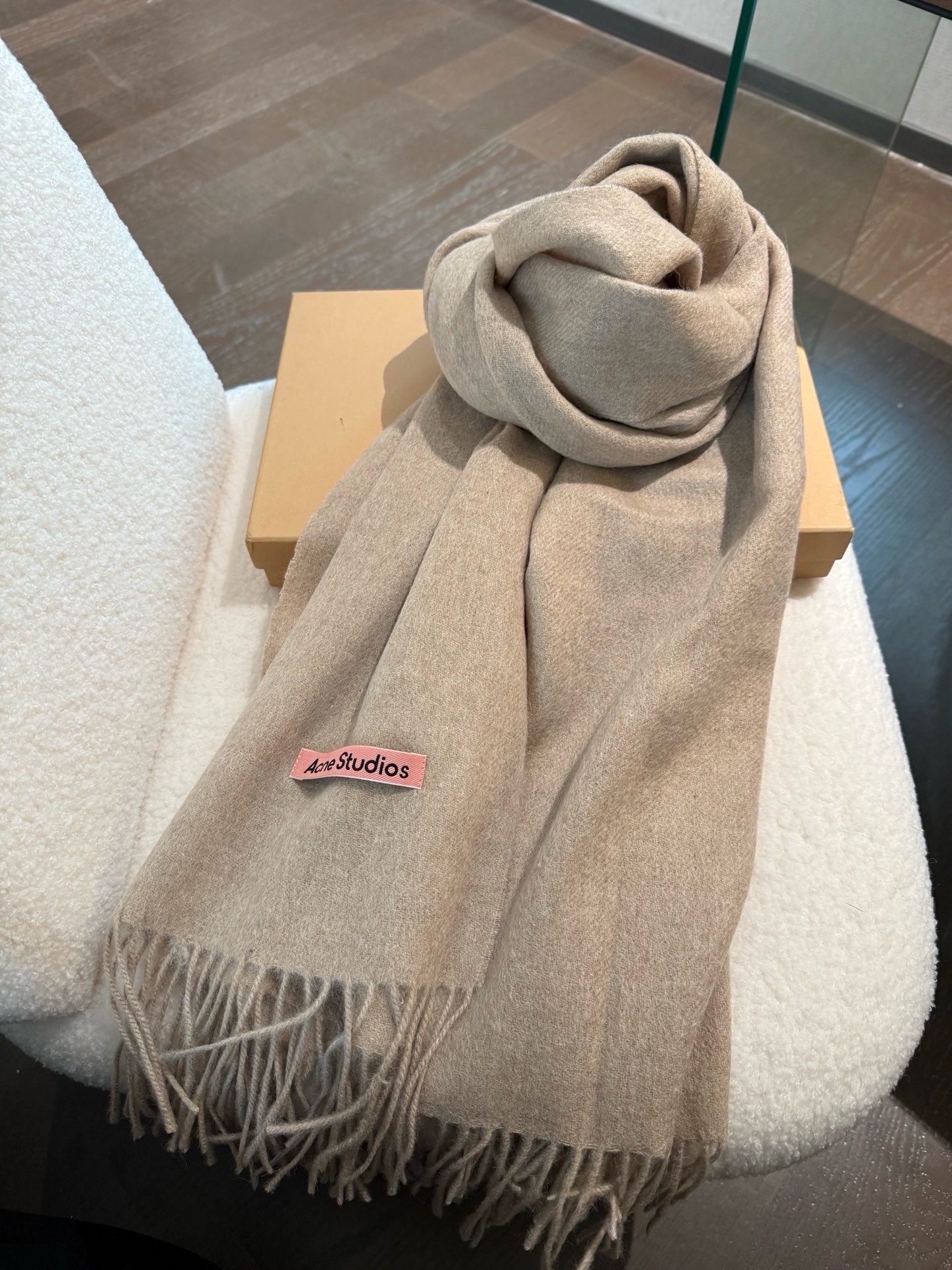 P❗️披肩款🌟我只能说不是所有的纯色围巾都叫Acne‼️瑞典Acne Studios APolo幼羊羔毛重磅纯色披肩/围