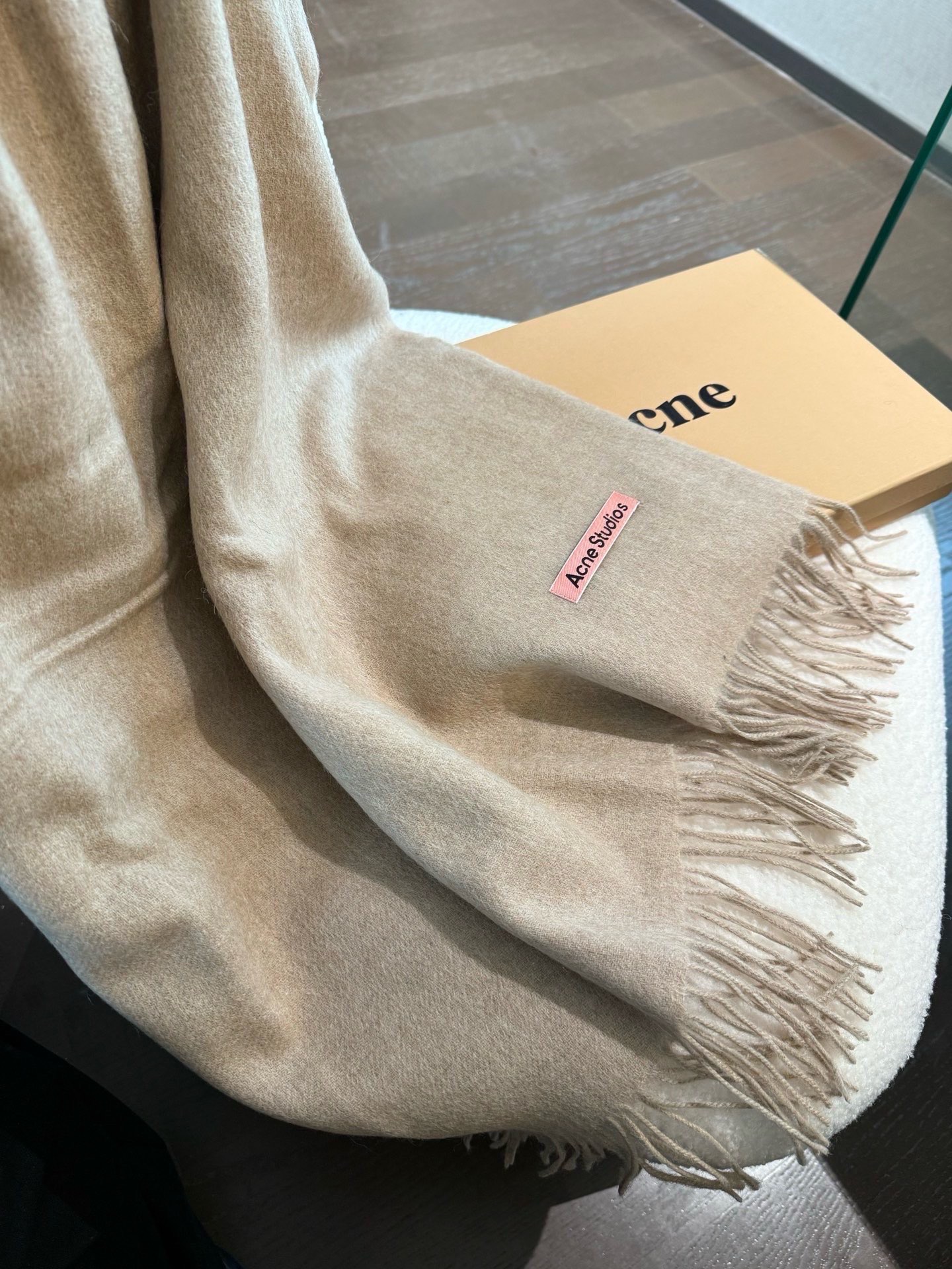 P❗️披肩款🌟我只能说不是所有的纯色围巾都叫Acne‼️瑞典Acne Studios APolo幼羊羔毛重磅纯色披肩/围