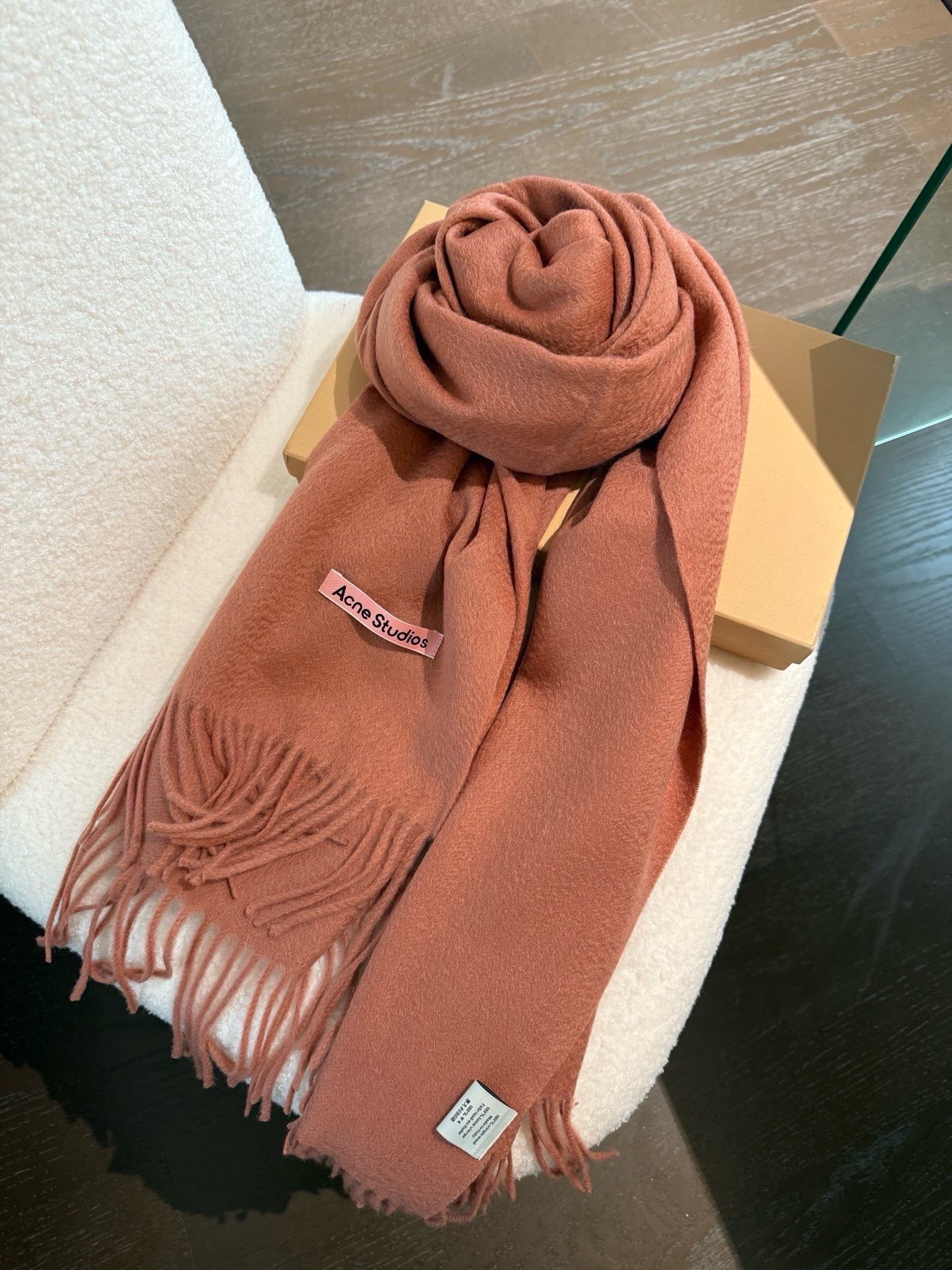 P❗️披肩款🌟我只能说不是所有的纯色围巾都叫Acne‼️瑞典Acne Studios APolo幼羊羔毛重磅纯色披肩/围