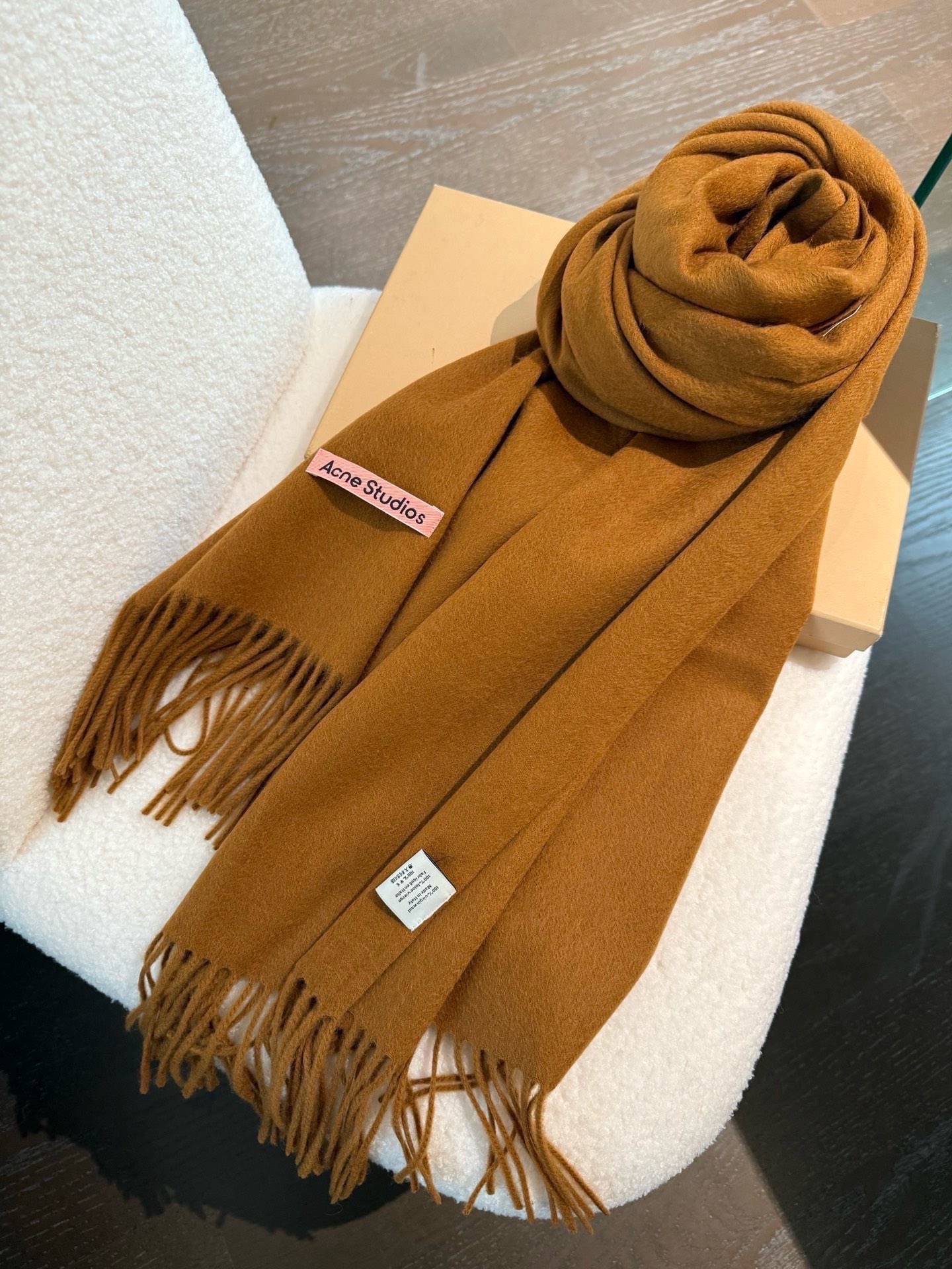 P❗️披肩款🌟我只能说不是所有的纯色围巾都叫Acne‼️瑞典Acne Studios APolo幼羊羔毛重磅纯色披肩/围