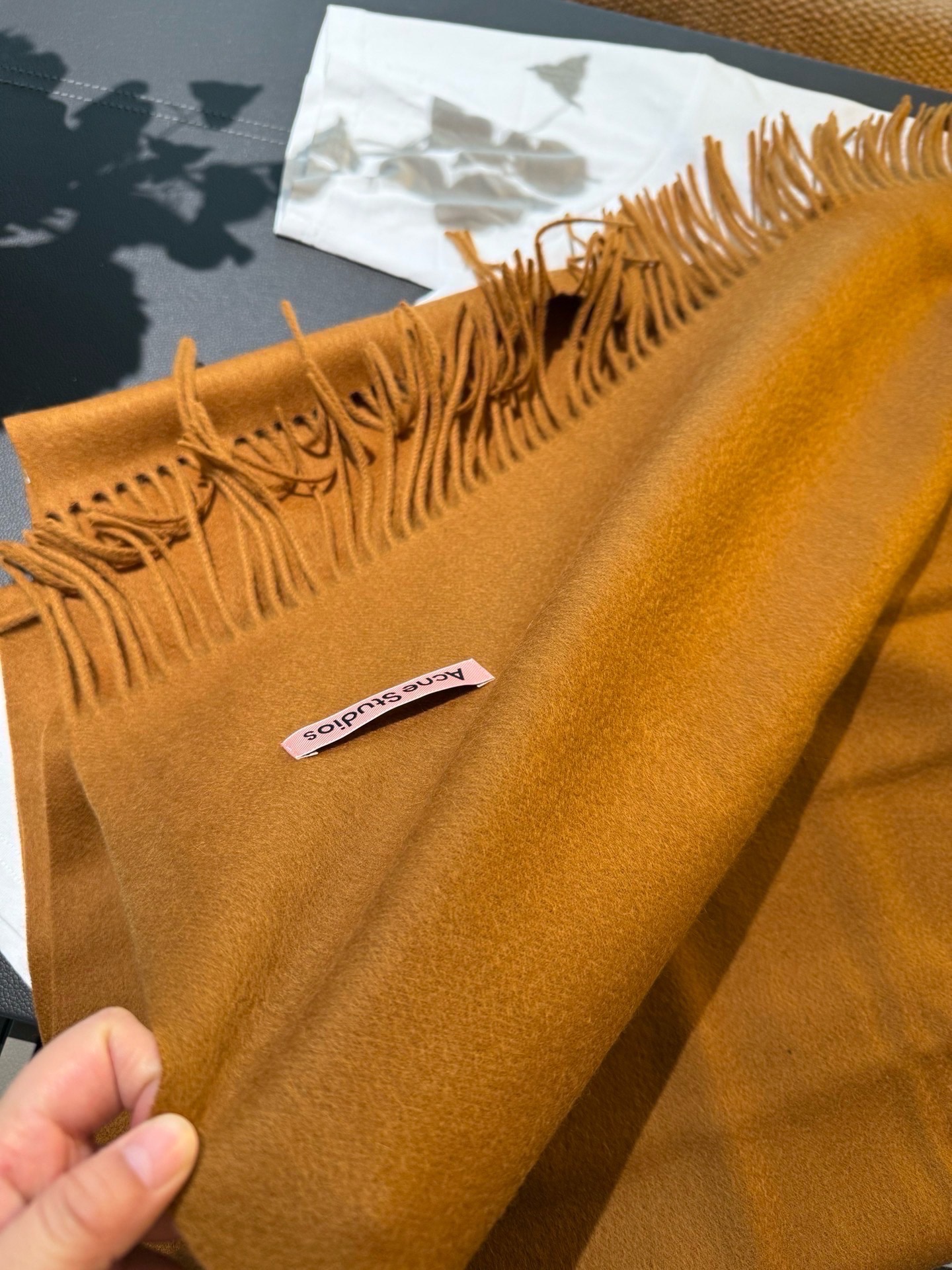 P❗️披肩款🌟我只能说不是所有的纯色围巾都叫Acne‼️瑞典Acne Studios APolo幼羊羔毛重磅纯色披肩/围
