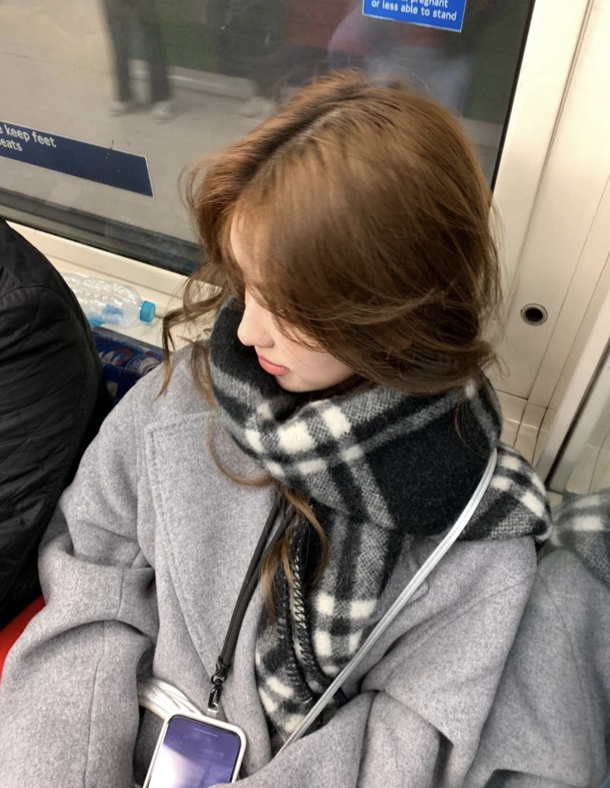 。新标【全智贤同款】低调的奢侈感❗️极品柔美精英高手级别的时髦感围巾❗️这款Burberry羊绒羊毛混纺