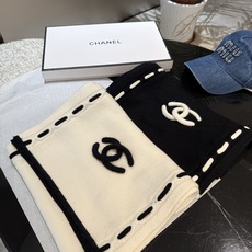 P【香家2026臻品】 全新上市,甄选顶级羊绒面料, 触感细腻如云。重工匠心独运, 以精湛手工针织工艺,融入典雅串绳细节 P【香家2026臻品】 全新上市,甄选顶级羊绒面料, 触感细腻如云。重工匠心独运, 以精湛手工针织工艺,融入典雅串绳细节