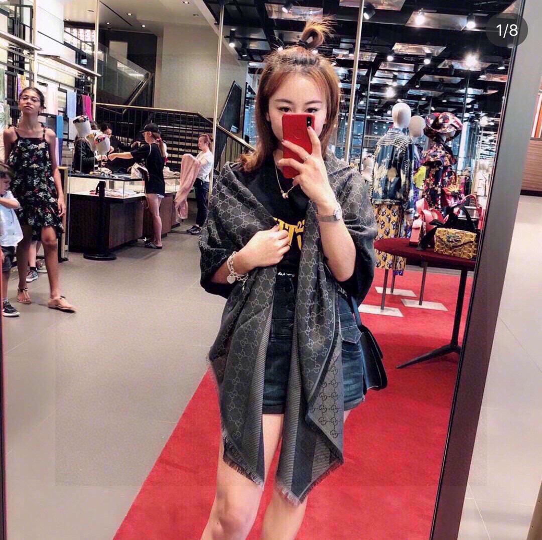 P 😼爸爸去哪儿贝尔同款‼️140*140‼️真丝➕羊绒‼️绝对给力‼️‼️5个色～每年都是很好卖！！爆