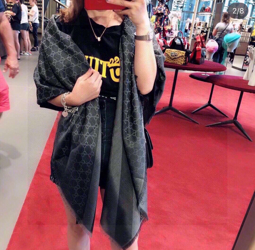 P 😼爸爸去哪儿贝尔同款‼️140*140‼️真丝➕羊绒‼️绝对给力‼️‼️5个色～每年都是很好卖！！爆