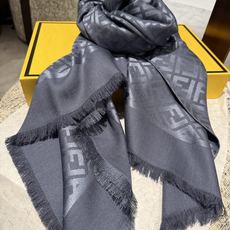 P𝐅𝐞𝐧𝐝𝐢 26新款《FF金银丝提花披肩》Size:140x140cm 材质45%羊毛,45%桑蚕丝, P𝐅𝐞𝐧𝐝𝐢 26新款《FF金银丝提花披肩》Size:140x140cm 材质45%羊毛,45%桑蚕丝,
