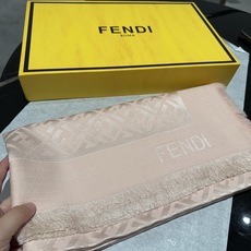 P𝐅𝐞𝐧𝐝𝐢 26新款《FF金银丝提花披肩》Size:140x140cm 材质45%羊毛,45%桑蚕丝, P𝐅𝐞𝐧𝐝𝐢 26新款《FF金银丝提花披肩》Size:140x140cm 材质45%羊毛,45%桑蚕丝,