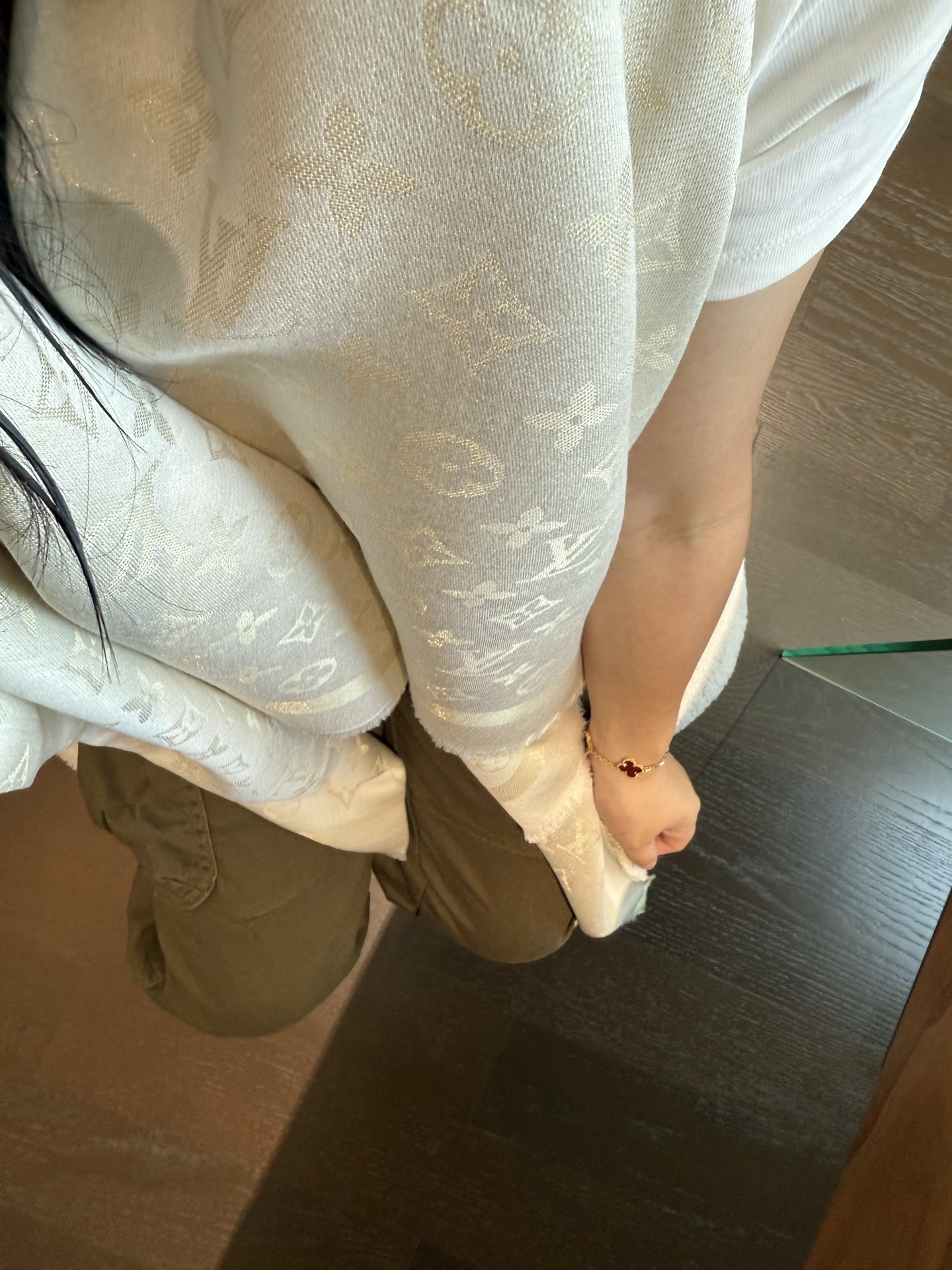 P🥤皇室LV路易威登极品硬货❗️品质好到几宿都不能正常入眠[流泪]可以pk专柜的最极品的品质❗️披肩向昔