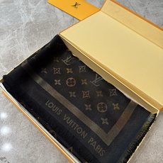 🆕 🆕 PL家重磅极品贸易公司渠道货‼超级激动啊~👍超级流弊。最好的LV!品质绝了,被QC“潜规则”的LV最最经典披肩。 🆕 🆕 PL家重磅极品贸易公司渠道货‼超级激动啊~👍超级流弊。最好的LV!品质绝了,被QC“潜规则”的LV最最经典披肩。
