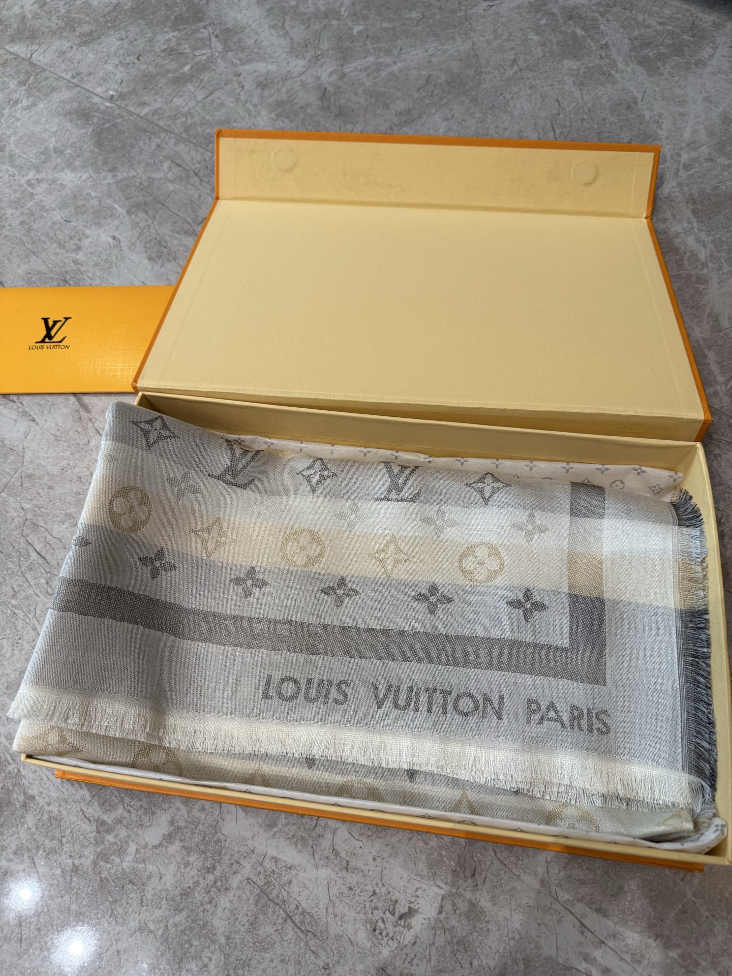 🆕 🆕 PL家重磅极品贸易公司渠道货‼超级激动啊~👍超级流弊。最好的LV!品质绝了,被QC“潜规则”的LV最最经典披肩。 🆕 🆕 PL家重磅极品贸易公司渠道货‼超级激动啊~👍超级流弊。最好的LV!品质绝了,被QC“潜规则”的LV最最经典披肩。