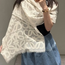 🆕 🆕 P罗意威新款围巾 实物真的太美啦~~ 手感也是超软的🥳 材质:42%棉+41%羊毛+17%桑蚕丝 尺寸:180× 🆕 🆕 P罗意威新款围巾 实物真的太美啦~~ 手感也是超软的🥳 材质:42%棉+41%羊毛+17%桑蚕丝 尺寸:180×