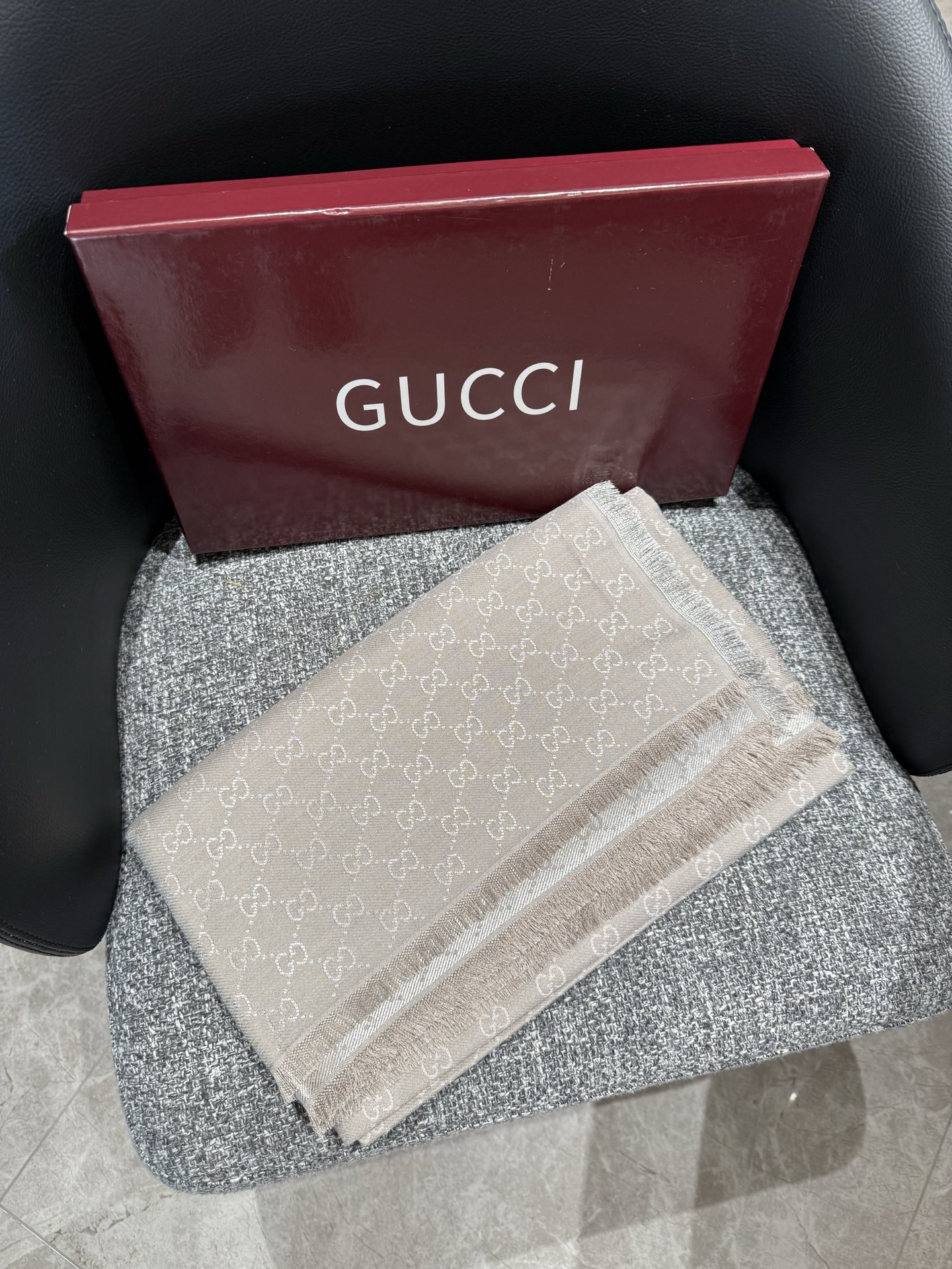 🆕 🆕 P顶级原单货‼️‼️‼️ 🎉🎉重磅推荐新色🎉🎉GUCCI经典银丝上新啦💋，最最经典的花色和字母图案，😍正反不同颜