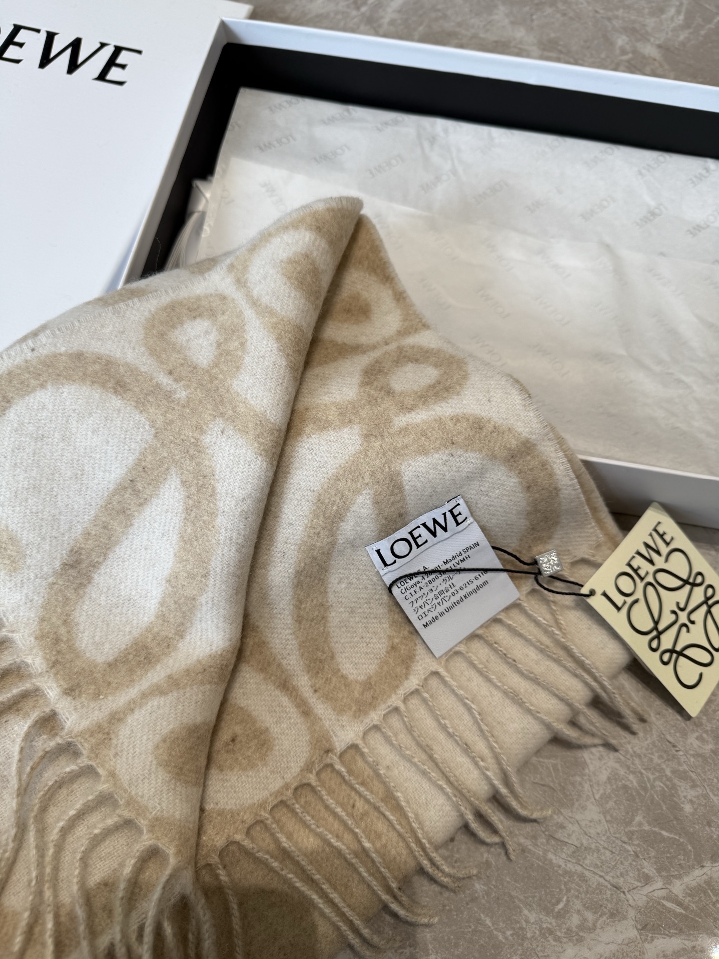 🆕 🆕 P💕同步 LOEWE罗意威｜双面拼色羊绒羊毛🤎💗 新品！粉拼驼这个配色真的温柔到骨子里 经典Anagram回纹大