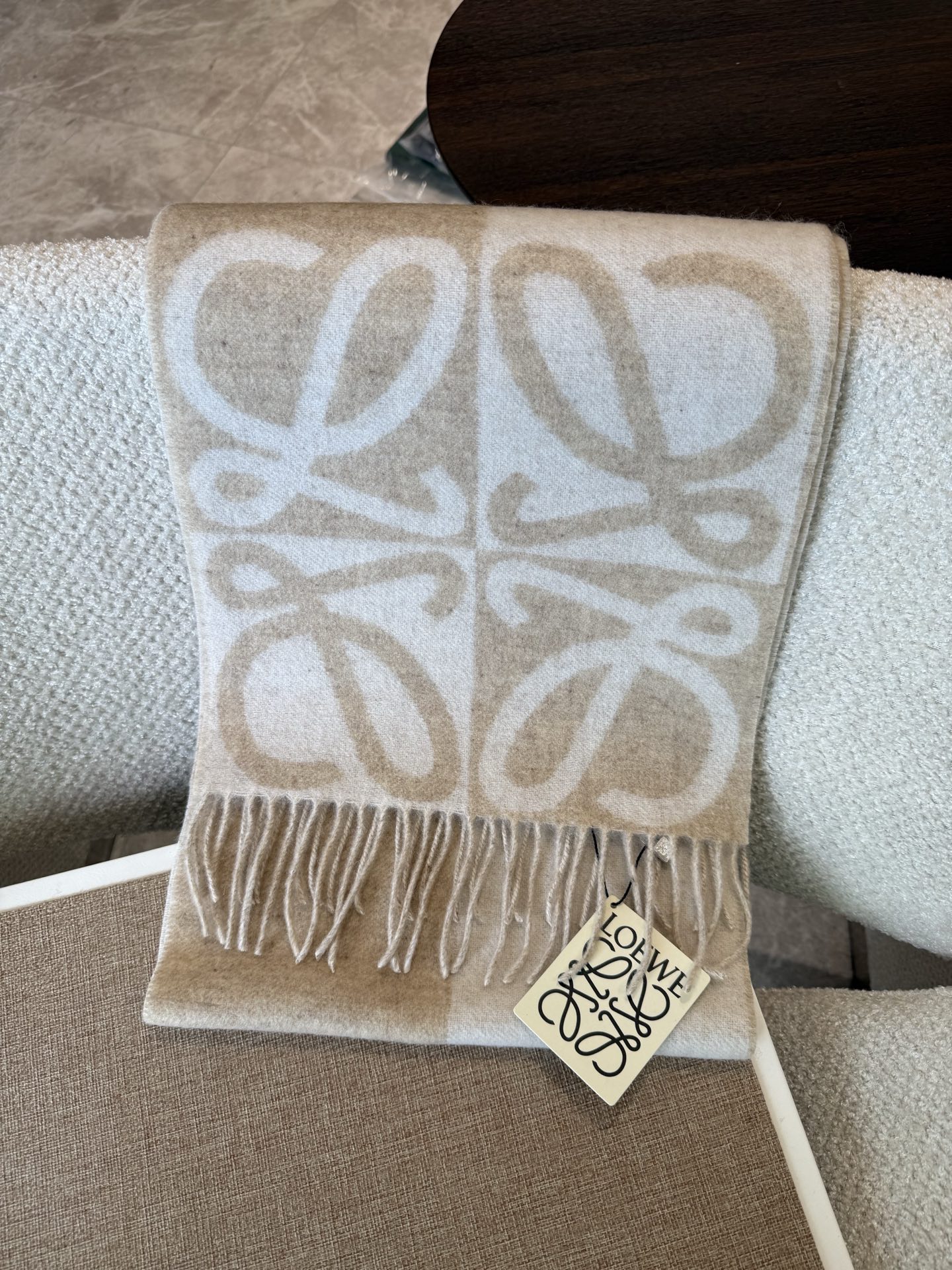🆕 🆕 P💕同步 LOEWE罗意威｜双面拼色羊绒羊毛🤎💗 新品！粉拼驼这个配色真的温柔到骨子里 经典Anagram回纹大