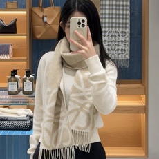 🆕 🆕 P💕同步 LOEWE罗意威|双面拼色羊绒羊毛🤎💗 新品!粉拼驼这个配色真的温柔到骨子里 经典Anagram回纹大 🆕 🆕 P💕同步 LOEWE罗意威|双面拼色羊绒羊毛🤎💗 新品!粉拼驼这个配色真的温柔到骨子里 经典Anagram回纹大