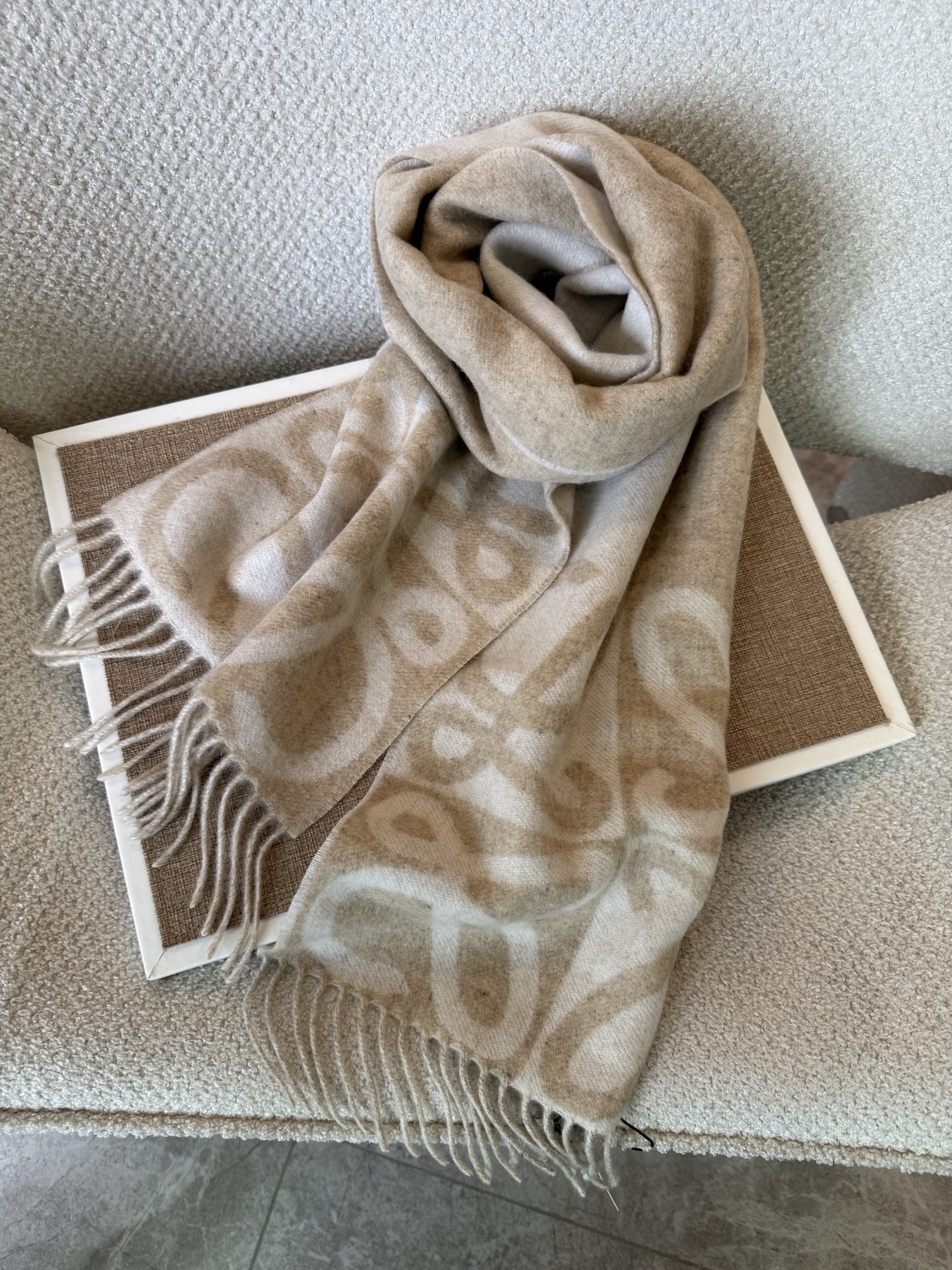 🆕 🆕 P💕同步 LOEWE罗意威｜双面拼色羊绒羊毛🤎💗 新品！粉拼驼这个配色真的温柔到骨子里 经典Anagram回纹大