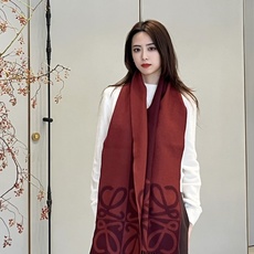 🆕 🆕 P💕同步 LOEWE罗意威|双面拼色羊绒羊毛🤎💗 新品!粉拼驼这个配色真的温柔到骨子里 经典Anagram回纹大 🆕 🆕 P💕同步 LOEWE罗意威|双面拼色羊绒羊毛🤎💗 新品!粉拼驼这个配色真的温柔到骨子里 经典Anagram回纹大