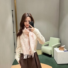 🆕 🆕 P💕同步 LOEWE罗意威|双面拼色羊绒羊毛🤎💗 新品!粉拼驼这个配色真的温柔到骨子里 经典Anagram回纹大 🆕 🆕 P💕同步 LOEWE罗意威|双面拼色羊绒羊毛🤎💗 新品!粉拼驼这个配色真的温柔到骨子里 经典Anagram回纹大