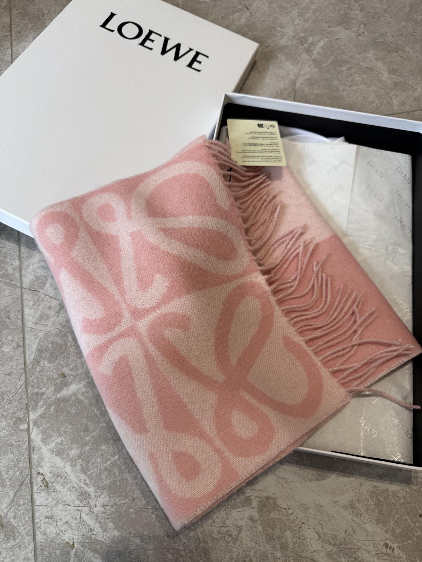 🆕 🆕 P💕同步 LOEWE罗意威｜双面拼色羊绒羊毛🤎💗 新品！粉拼驼这个配色真的温柔到骨子里 经典Anagram回纹大