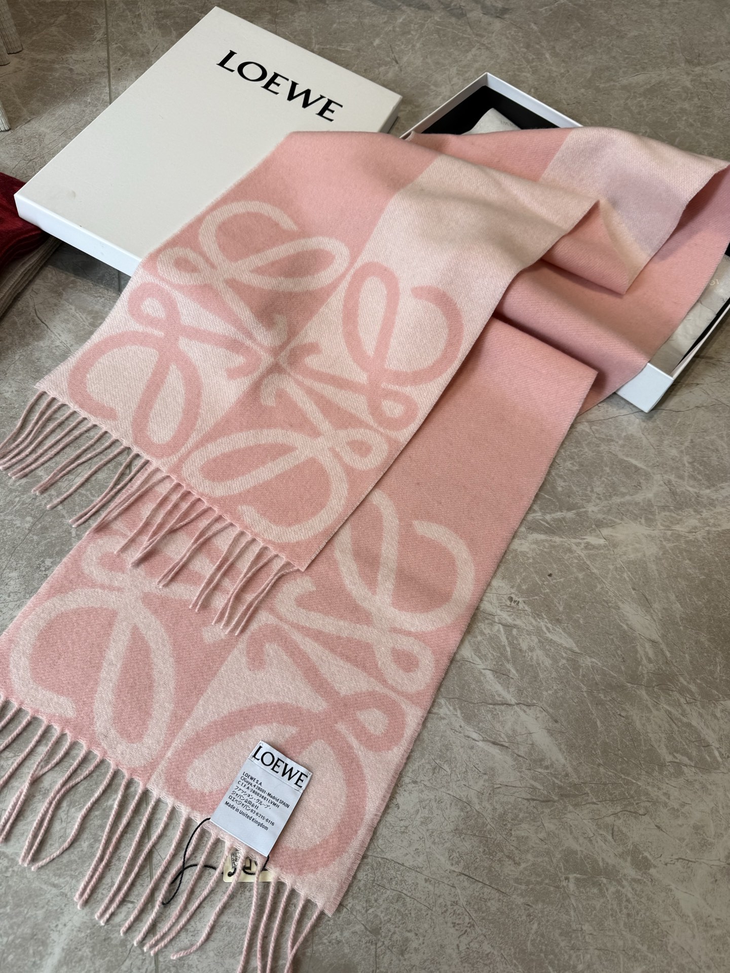 🆕 🆕 P💕同步 LOEWE罗意威｜双面拼色羊绒羊毛🤎💗 新品！粉拼驼这个配色真的温柔到骨子里 经典Anagram回纹大