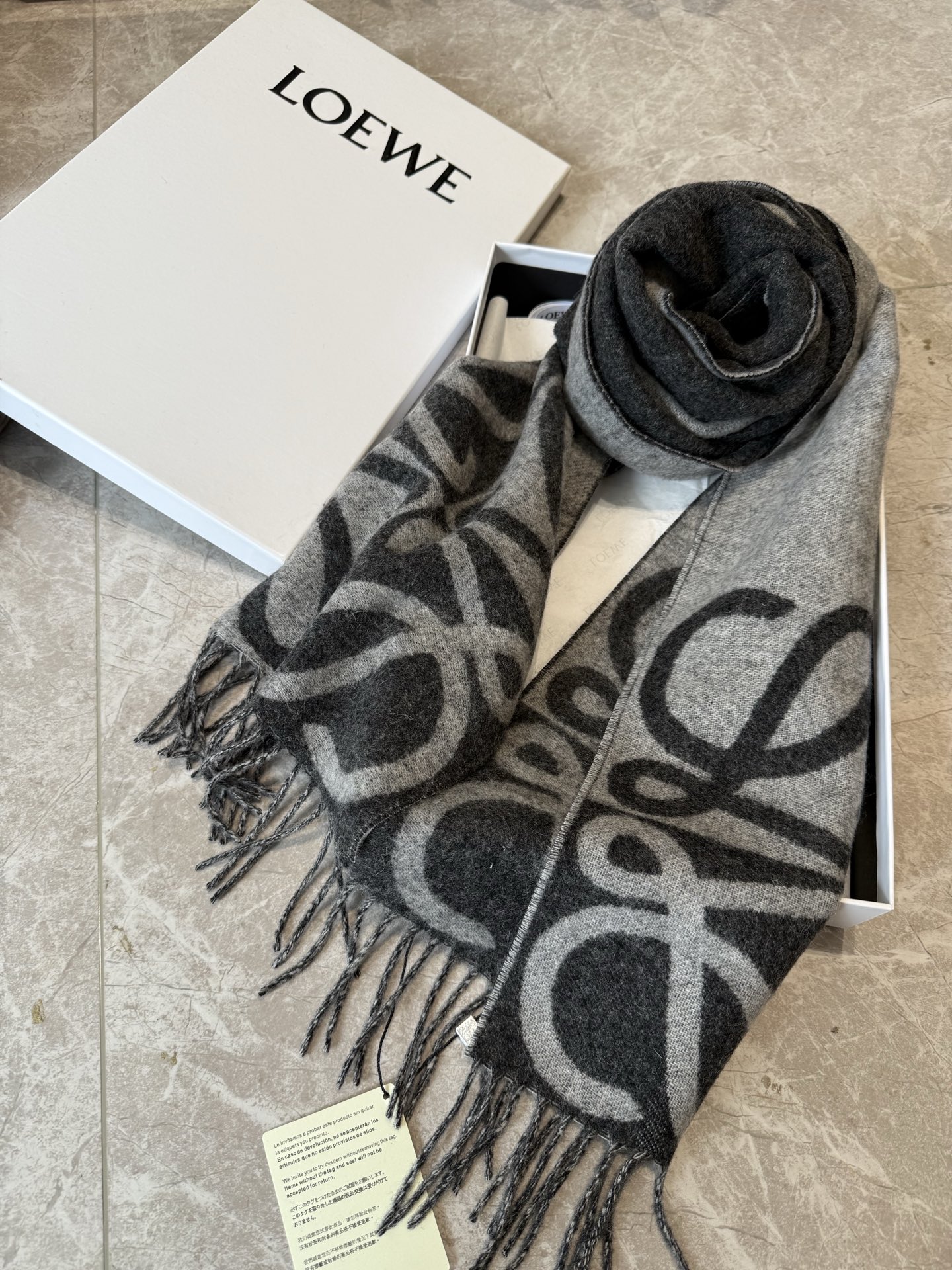 🆕 🆕 P💕同步 LOEWE罗意威｜双面拼色羊绒羊毛🤎💗 新品！粉拼驼这个配色真的温柔到骨子里 经典Anagram回纹大