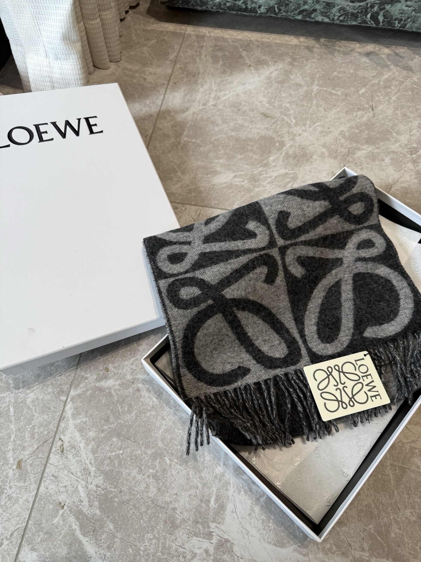 🆕 🆕 P💕同步 LOEWE罗意威｜双面拼色羊绒羊毛🤎💗 新品！粉拼驼这个配色真的温柔到骨子里 经典Anagram回纹大