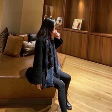 P每个颜色,都根据官网的血统来,一个颜色,一个货号,绝不滥竽充数,不忽悠,走心的品质,看得懂的来,Logomania 围 P每个颜色,都根据官网的血统来,一个颜色,一个货号,绝不滥竽充数,不忽悠,走心的品质,看得懂的来,Logomania 围