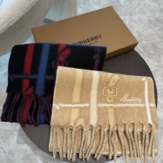 Burberry巴宝莉 围巾 100%山羊绒 双面羊绒围巾,双面两用设计,一面装饰 Burberry 条纹、专属标识和品 Burberry巴宝莉 围巾 100%山羊绒 双面羊绒围巾,双面两用设计,一面装饰 Burberry 条纹、专属标识和品
