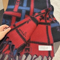 Burberry巴宝莉 围巾 100%山羊绒 双面羊绒围巾,双面两用设计,一面装饰 Burberry 条纹、专属标识和品 Burberry巴宝莉 围巾 100%山羊绒 双面羊绒围巾,双面两用设计,一面装饰 Burberry 条纹、专属标识和品