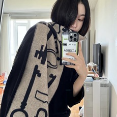 P 爱马仕钥匙男女款围巾且买且珍惜😍~都是出口订单所以比较难遇❤️东西讲究少而精😍好看的一定要收😎这款H家女士围巾,款式 P 爱马仕钥匙男女款围巾且买且珍惜😍~都是出口订单所以比较难遇❤️东西讲究少而精😍好看的一定要收😎这款H家女士围巾,款式