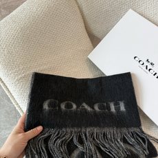 P蔻驰【马车围巾】感觉有了它真心不会再爱了.QC手里扣下的.真正专柜正品.全部今年最新logo最新防伪.每一条都是qc验 P蔻驰【马车围巾】感觉有了它真心不会再爱了.QC手里扣下的.真正专柜正品.全部今年最新logo最新防伪.每一条都是qc验