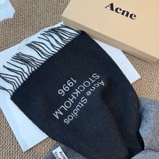 P🆕acne。最新款 【难得一见的温柔配色,低调又不失优雅❗】重点推荐❗双面配色,一条围巾两种风格搭配,高级舒适时髦气质 P🆕acne。最新款 【难得一见的温柔配色,低调又不失优雅❗】重点推荐❗双面配色,一条围巾两种风格搭配,高级舒适时髦气质
