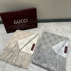 PGUCCI年度最火的GG纯羊绒围巾没有之一‼️快来举手有多少人在等这款围巾🤣经典永远是经典。上身的气场一秒钟体现。一款 PGUCCI年度最火的GG纯羊绒围巾没有之一‼️快来举手有多少人在等这款围巾🤣经典永远是经典。上身的气场一秒钟体现。一款