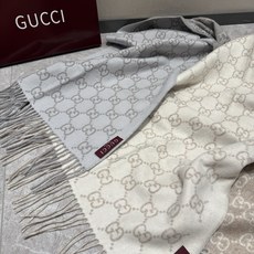 PGUCCI年度最火的GG纯羊绒围巾没有之一‼️快来举手有多少人在等这款围巾🤣经典永远是经典。上身的气场一秒钟体现。一款 PGUCCI年度最火的GG纯羊绒围巾没有之一‼️快来举手有多少人在等这款围巾🤣经典永远是经典。上身的气场一秒钟体现。一款