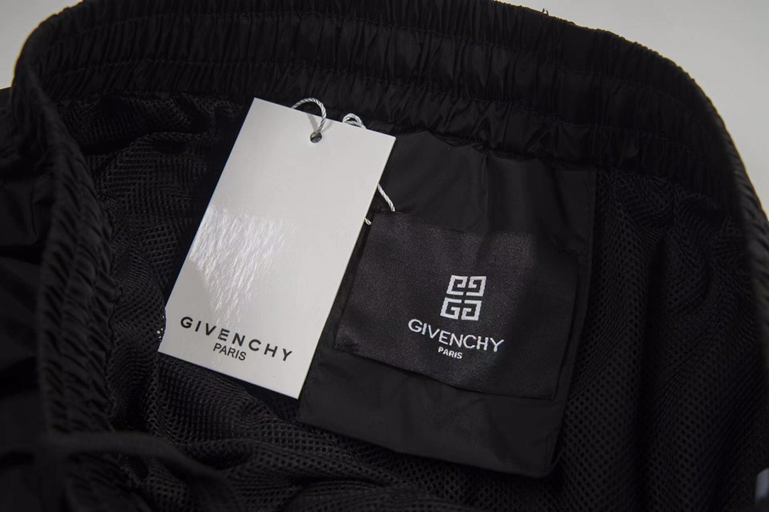 GVC Summer 2024SS Velvet Shorts with GVC College Signature, Loose Waist, Side Pockets - 图片 8
