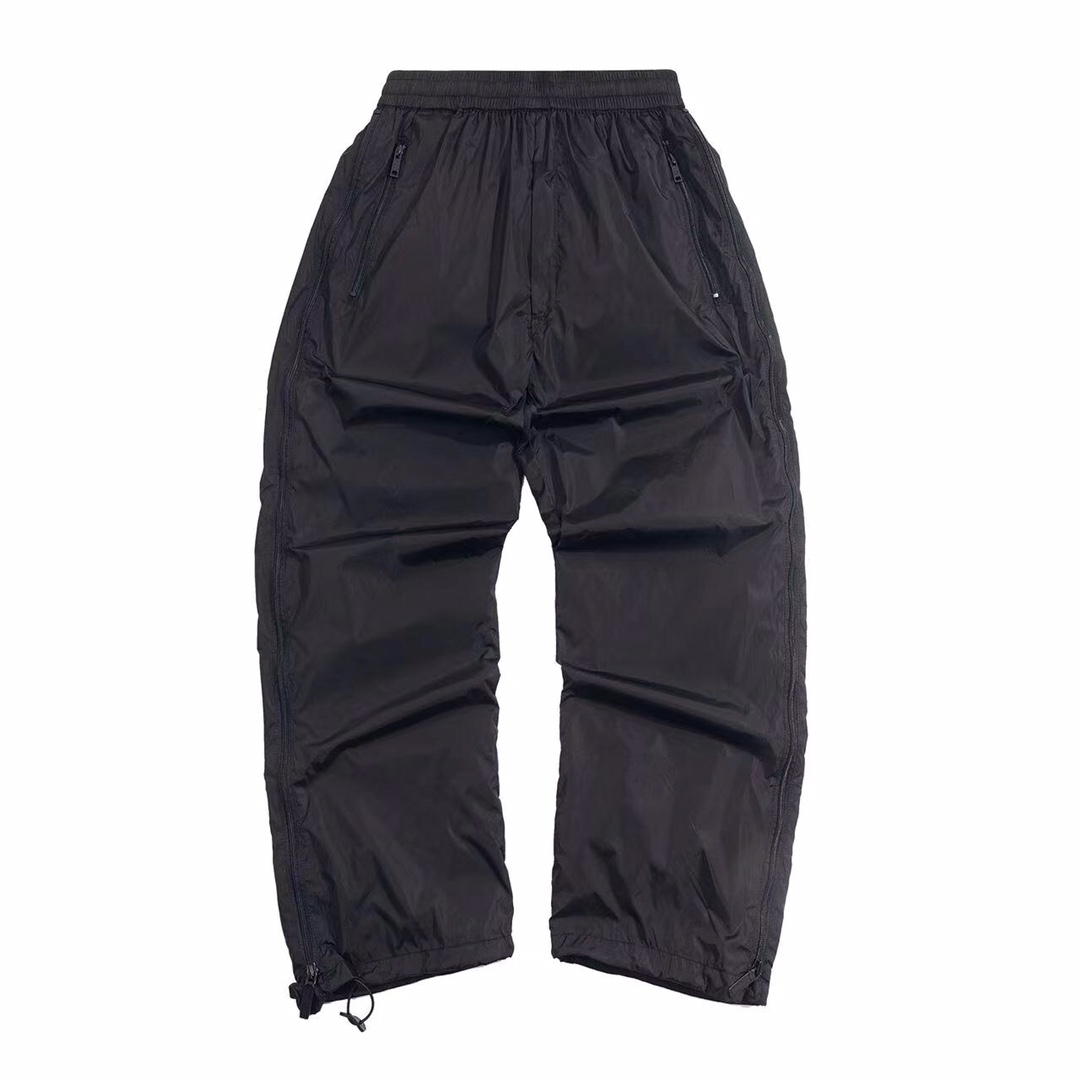 “408: Xgs Pradda Triangulations with Classic Nylon Fabric and Wide-Legged Pants” - 图片 1