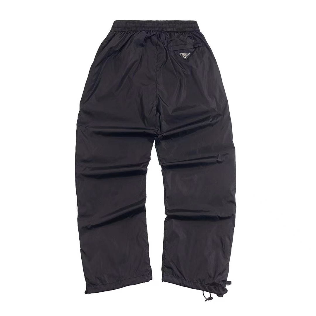 “408: Xgs Pradda Triangulations with Classic Nylon Fabric and Wide-Legged Pants” - 图片 2