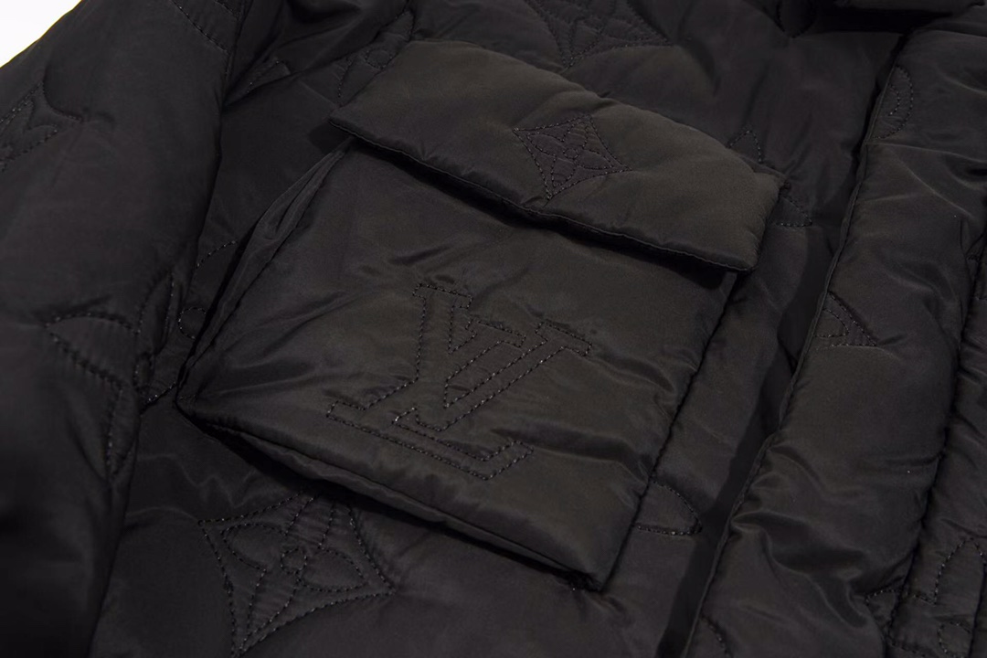 P300爆款1v家monogram轻软夹棉束腰夹克棉衬衫 棉衣外套 细节五金全部定制辅料 立体刺绣 帅气衬衫版型 绝对超帅。尺码XS-L