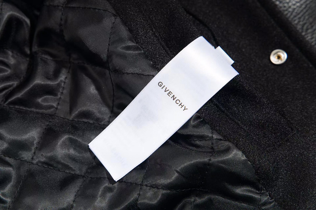Luxury Wool Fabrics with 4G Logo Metal Decorations: Barlock Style Innovation - 图片 9