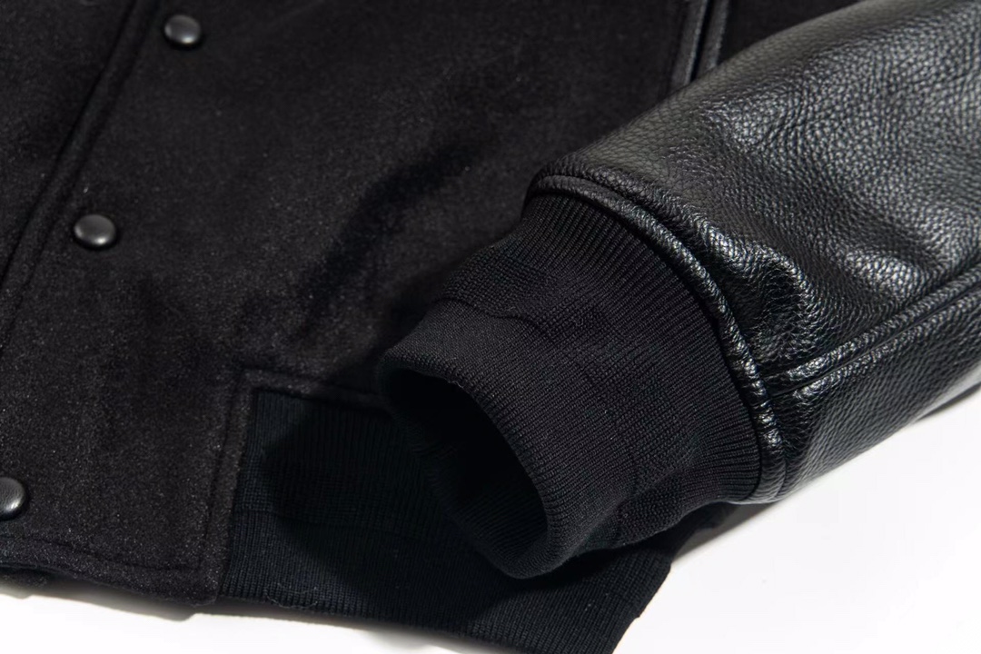 Luxury Wool Fabrics with 4G Logo Metal Decorations: Barlock Style Innovation - 图片 7