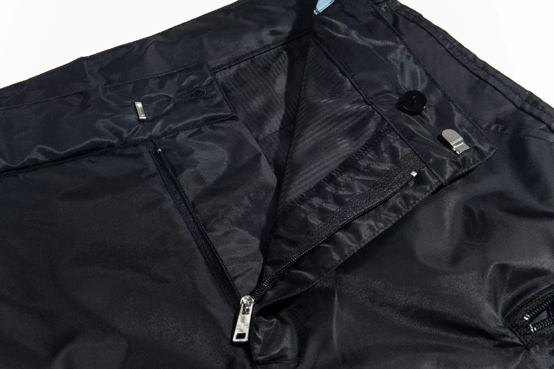 Prada 24SS Multi-Pocket Re-Nylon Cargo Pants | Streetwear Style 5 i1740721838901 6061 0 3