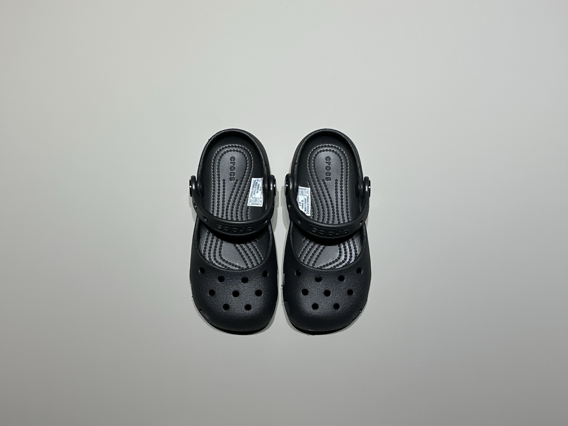 NO:811582,Crocs ballet C9 25-26 C10 27-28 C11 28-29 C12 29-30 C13 30-31 J1 32-33 J2 33-34 J3 34-35, Crocs sandals,19860909Crocs 小芭蕾 C9 25-26 C10 27-28 C11 28-29 C12 29-30 C13 30-31 J1 32-33 J2 33-34 J3 34-35,卡骆驰凉拖,,Children's