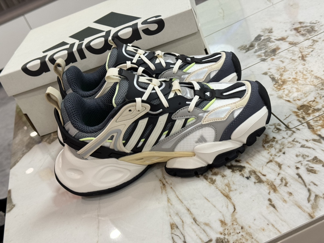 아디다스 신발 102698 Adidas Shoes