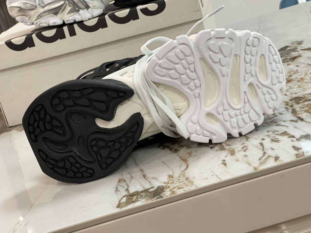 아디다스 3 X 런너 낮은 발목 스니커즈 102693 이미지 9