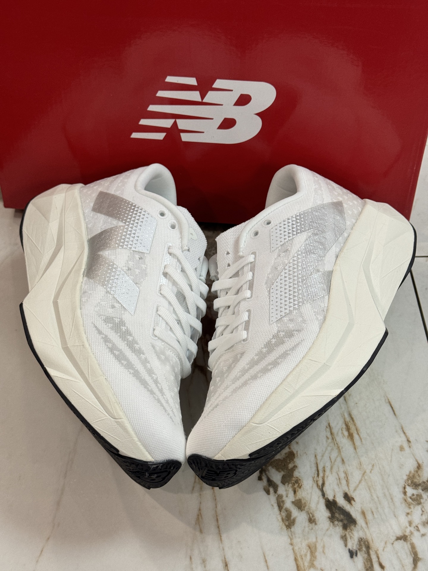 뉴발란스 신발 11858 이미지 3