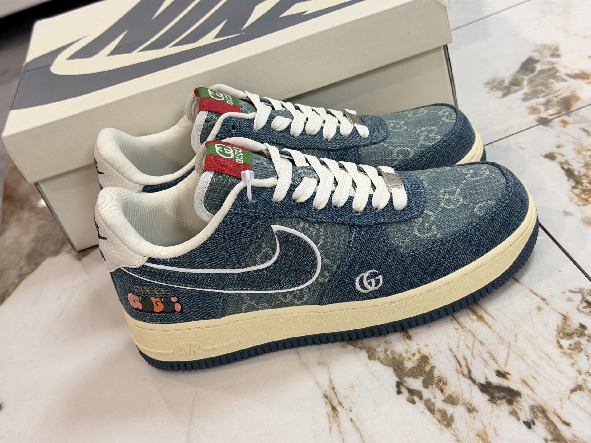 NO:639737,The co-branded Air Force 107 Low co-branded series in stock at the stall, low-top casual sneakers #original last, original cardboard, original shoe box, customized hardware accessories, built-in full-length air cushion, original sole, code number: 39 40 40.5 41 42 42.5 43 44 44.5 45 (women's size is the next day),19860909档口现货联名款 Air Air Force 107 Low 联名系列 低帮休闲板鞋 ＃原楦头原纸板 原装鞋盒 定制五金配件内 置全掌气垫 原厂鞋底 码数:39 40 40.5 41 42 42.5 43 44 44.5 45（女码隔天）,,Men's shoes