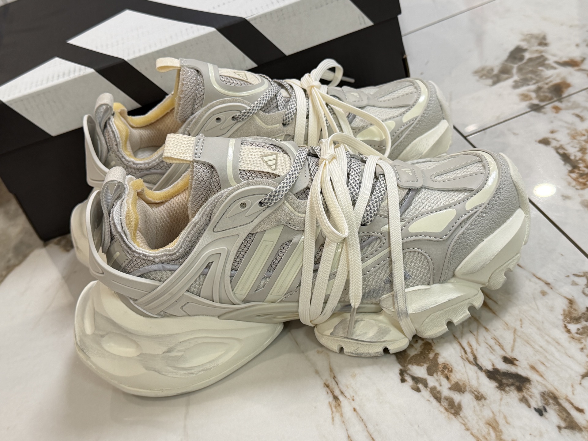 아디다스 신발 105831 Adidas Shoes