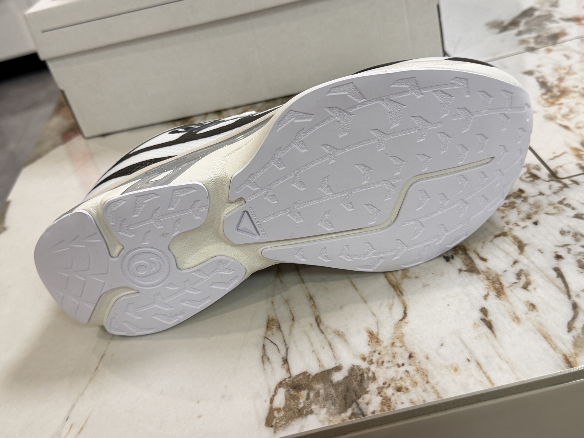 살로몬 레트로 캐주얼 러닝화 74829 이미지 9