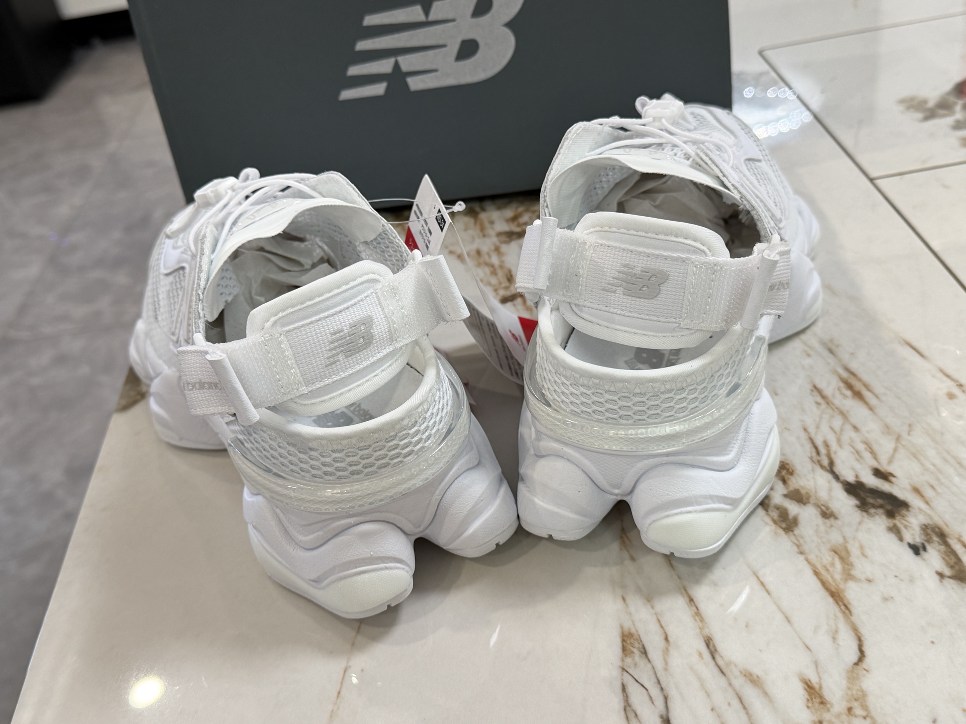 뉴발란스 NB9060 뮬 샌들 99620 이미지 8