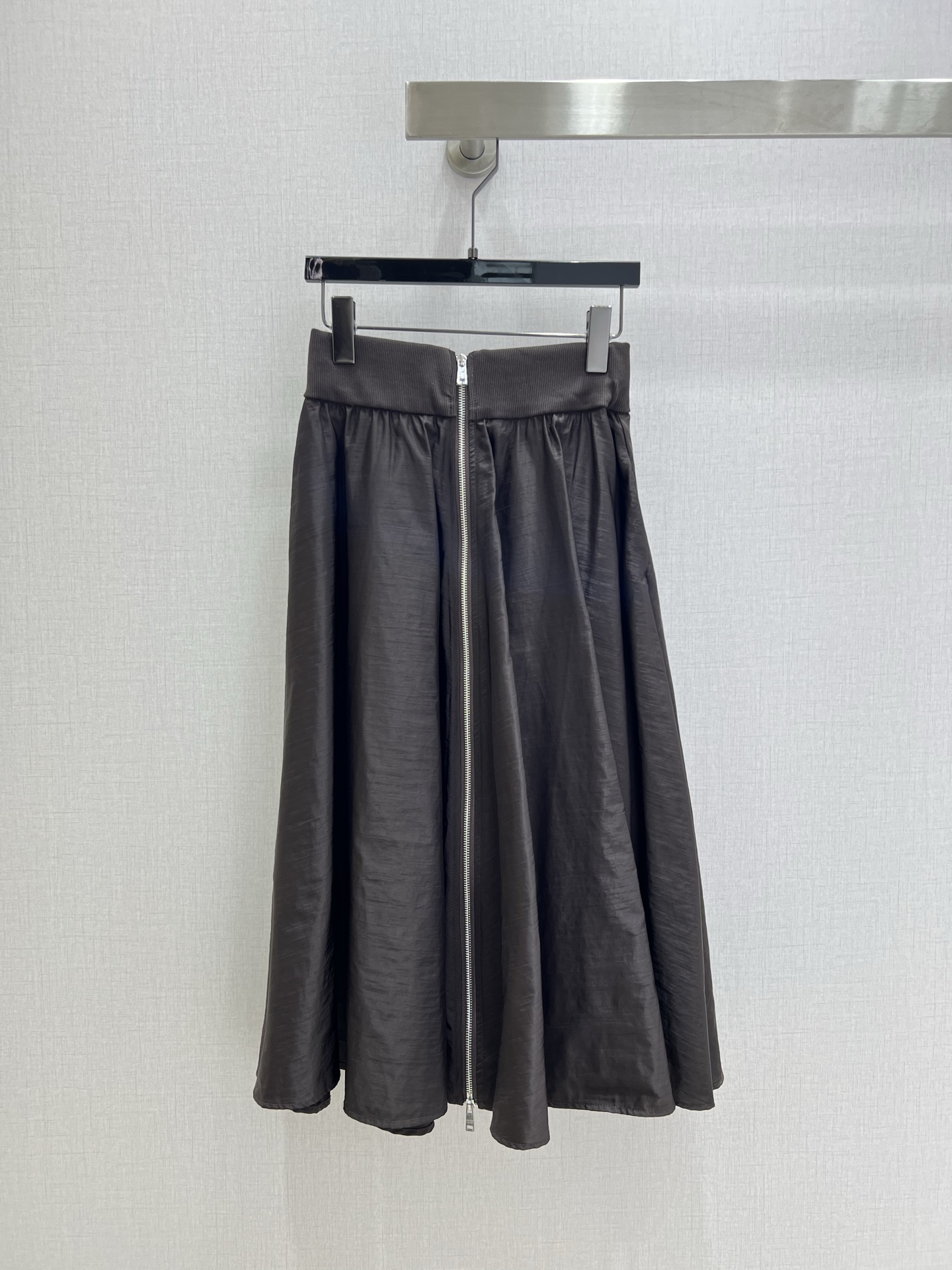 NO:501398,Highly recommended PRA* 2025 early autumn new style nylon hooded jacket nylon zipper long skirt. Take it separately!  Elegant and elegant design, solid color is very durable, perfectly divided body proportions, sweet and cool upper body, more temperament, essential items, one color, SMLXL size, high quality, long skirt ABC,,prada, skirts, jackets & coats,hats,alexander wang19860909强烈推荐 PRA*2025早秋新款 尼龙连帽外套尼龙拉链长半裙 分开拿！设计优雅大方 纯色非常耐看 完美分割身材比例 上身又甜又酷 更添气质 必备单品 一个色 SMLXL码 高品质 长半裙ABC,,prada,skirts,jackets & coats,hats,alexander wang,Women's clothing